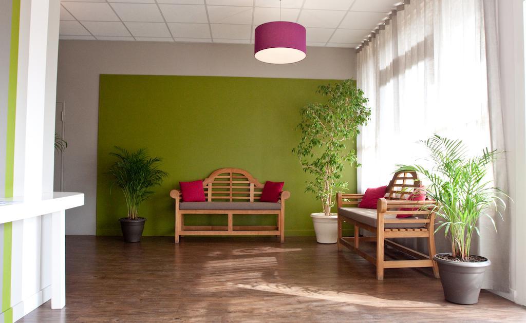 Hotel Regain Sainte-Tulle Екстериор снимка
